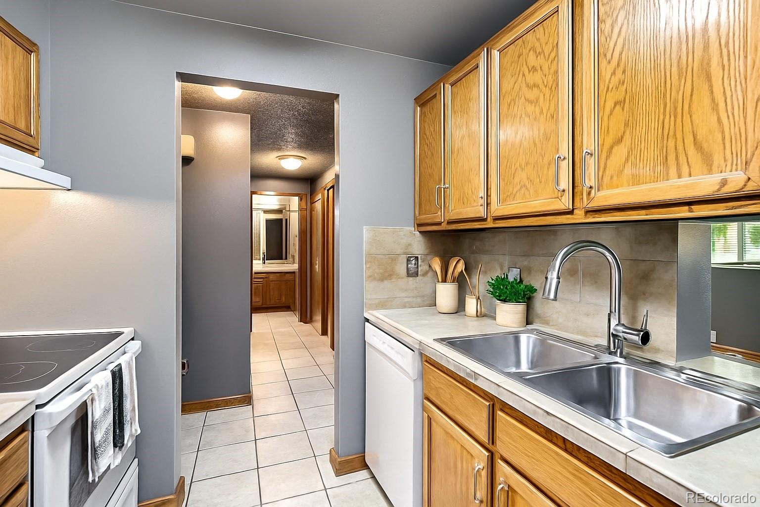 MLS Image #4 for 4070 s atchison way 101,aurora, Colorado