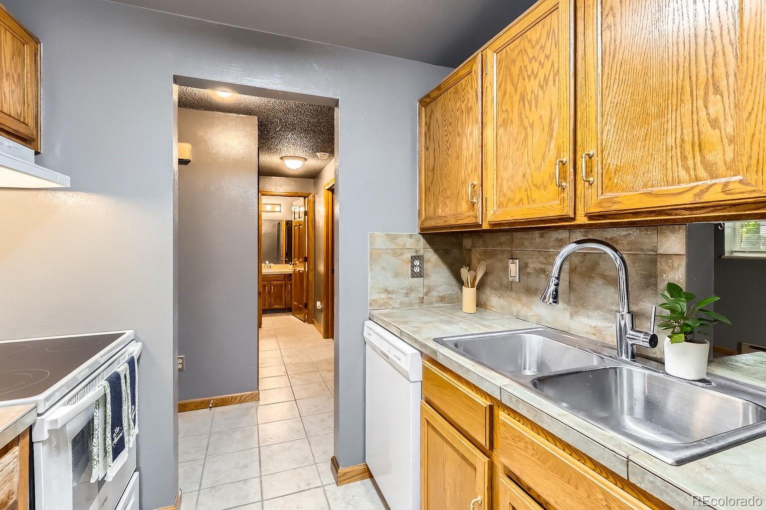 MLS Image #5 for 4070 s atchison way 101,aurora, Colorado