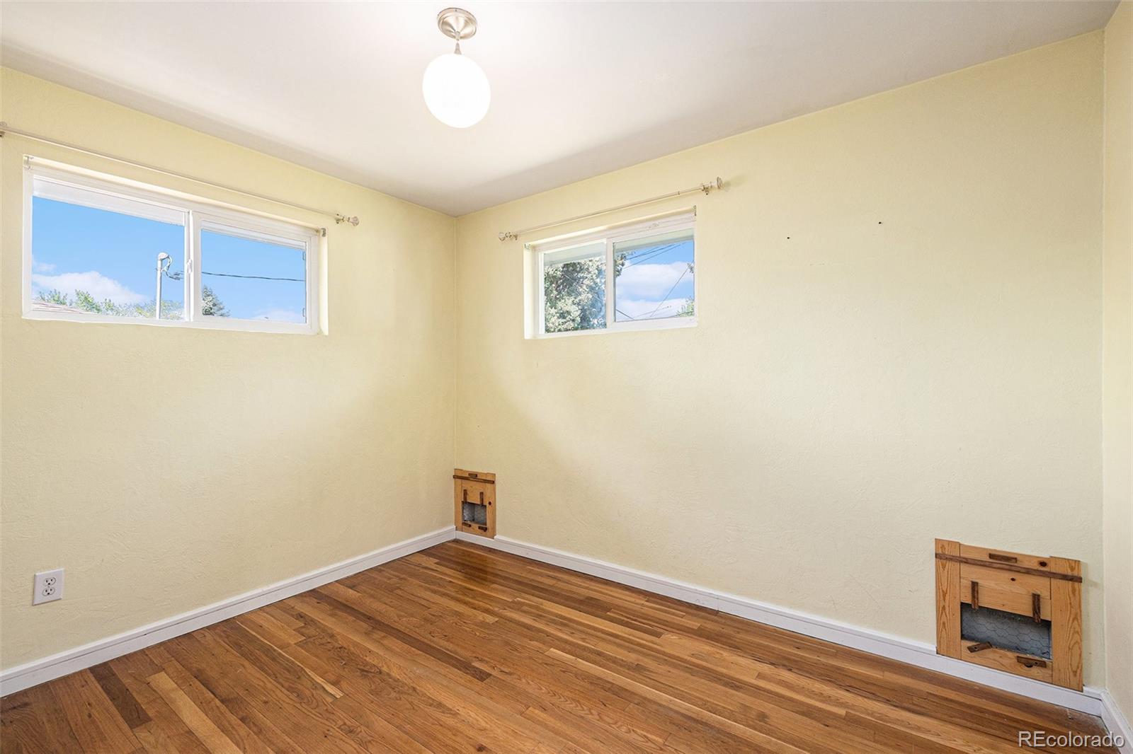 MLS Image #13 for 1666 s bryant street,denver, Colorado