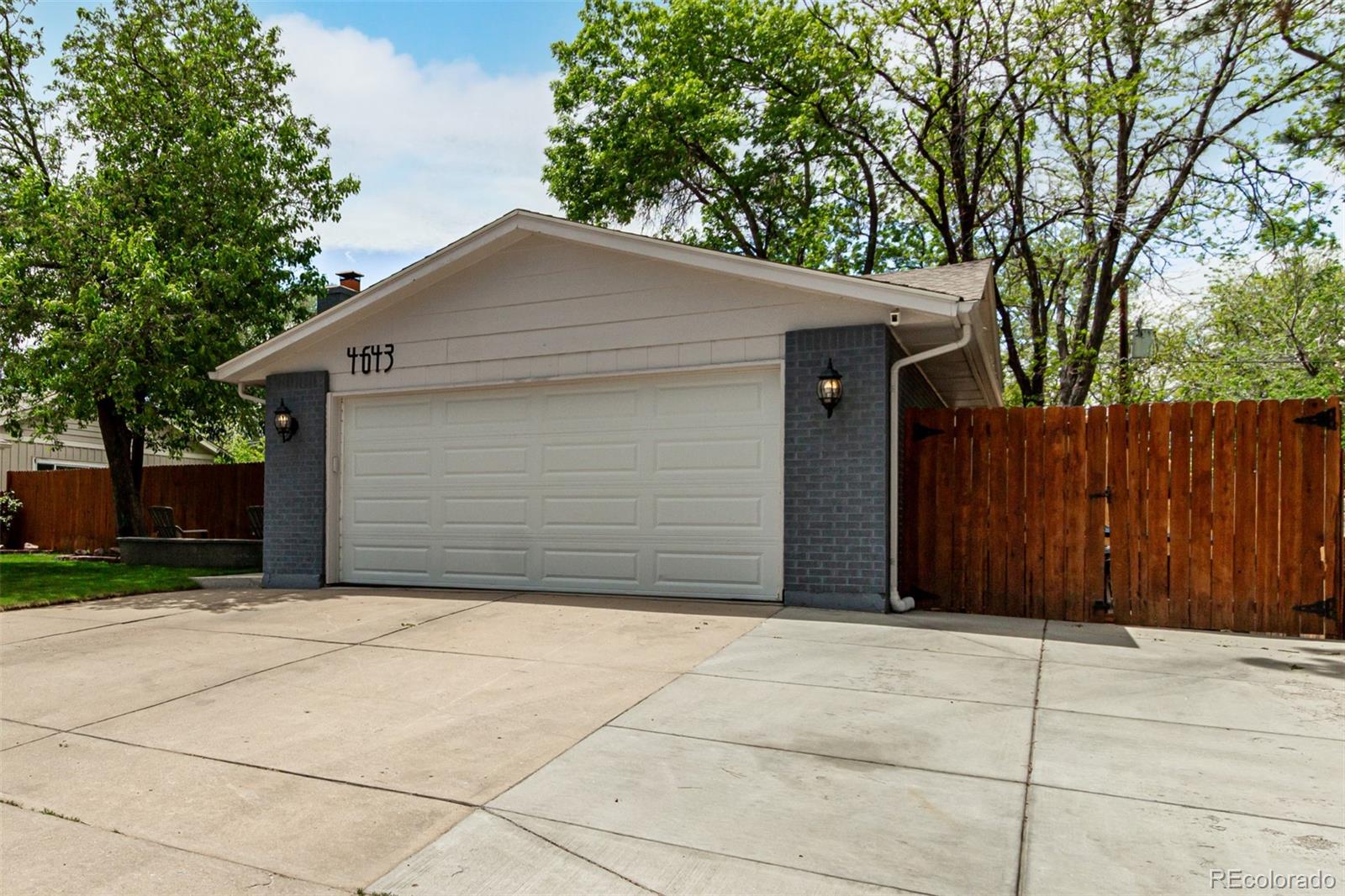 MLS Image #2 for 4643 s vrain street,denver, Colorado