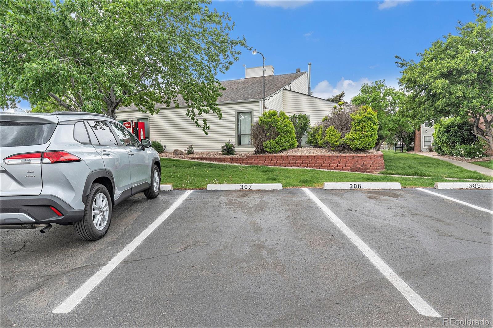 MLS Image #30 for 10150 e virginia avenue,denver, Colorado