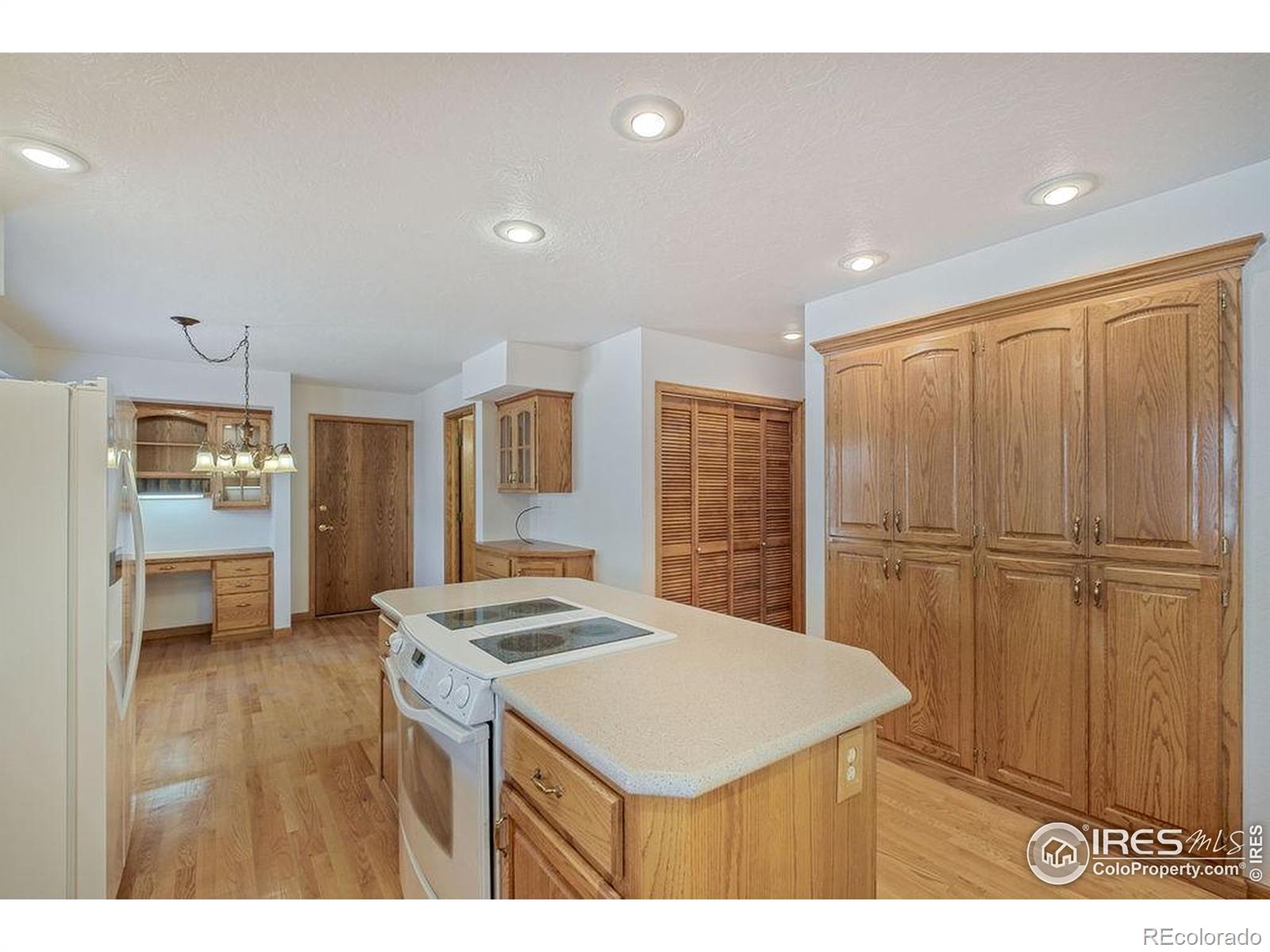 MLS Image #9 for 2010  46th avenue,greeley, Colorado
