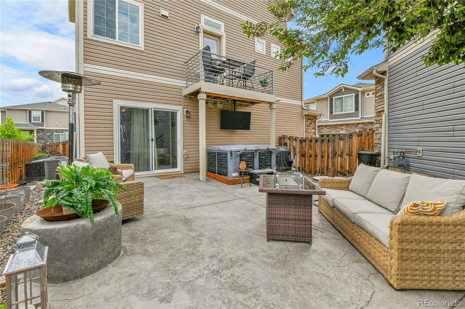 MLS Image #5 for 240 s oak hill street,aurora, Colorado