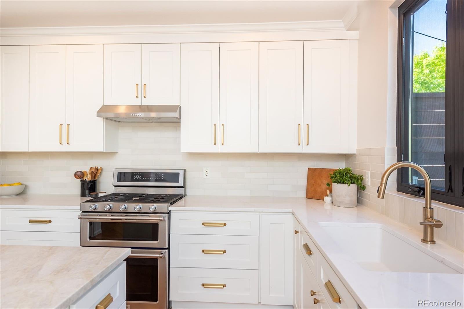 MLS Image #8 for 2899  emporia court,denver, Colorado