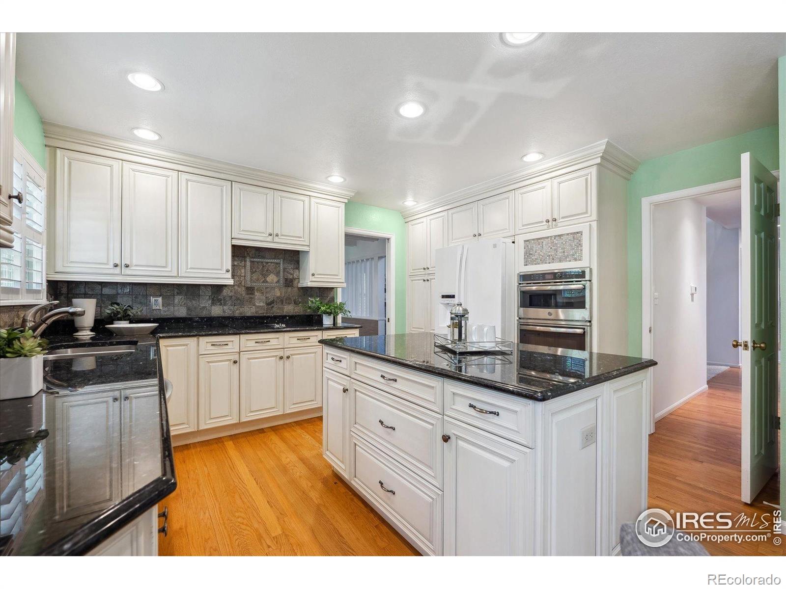 MLS Image #14 for 7190 s poplar court,centennial, Colorado