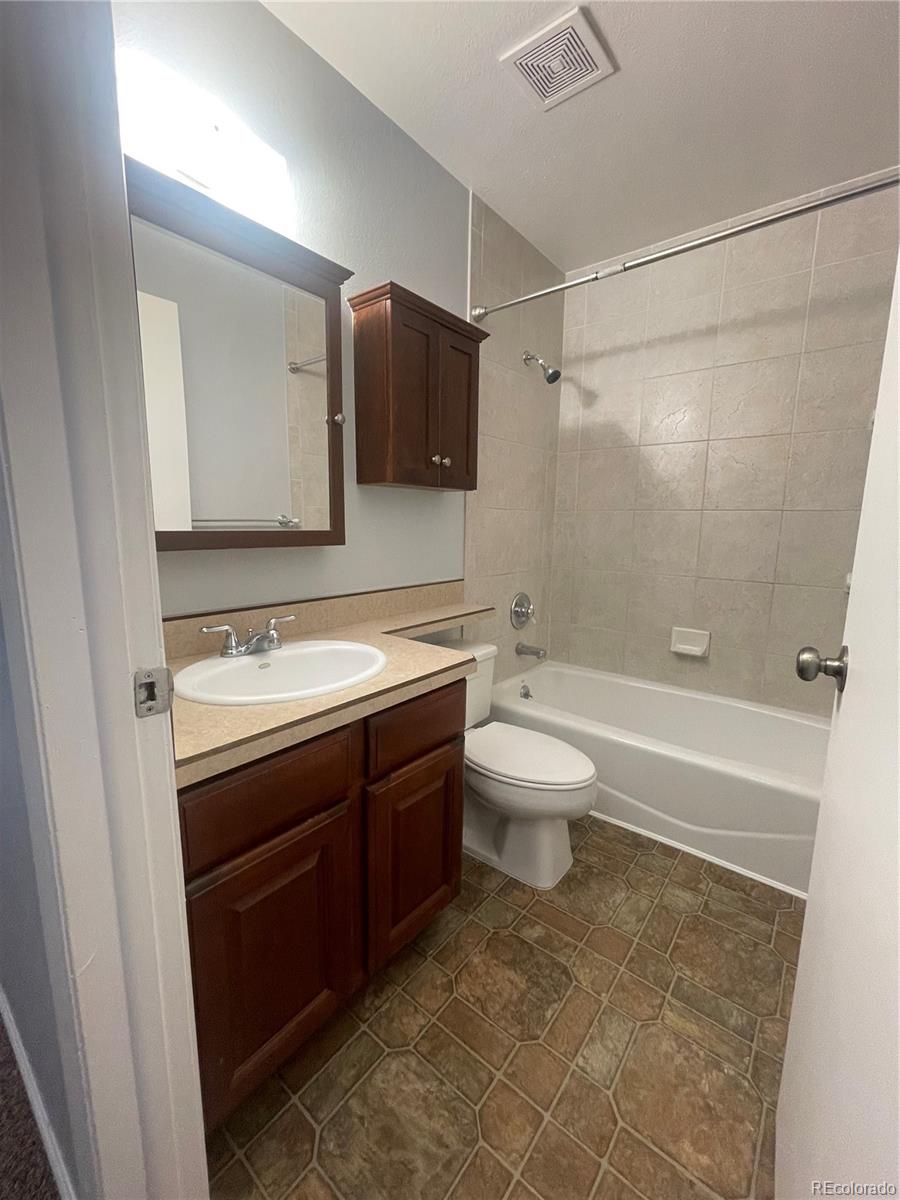 MLS Image #11 for 2617 s cimarron street,aurora, Colorado