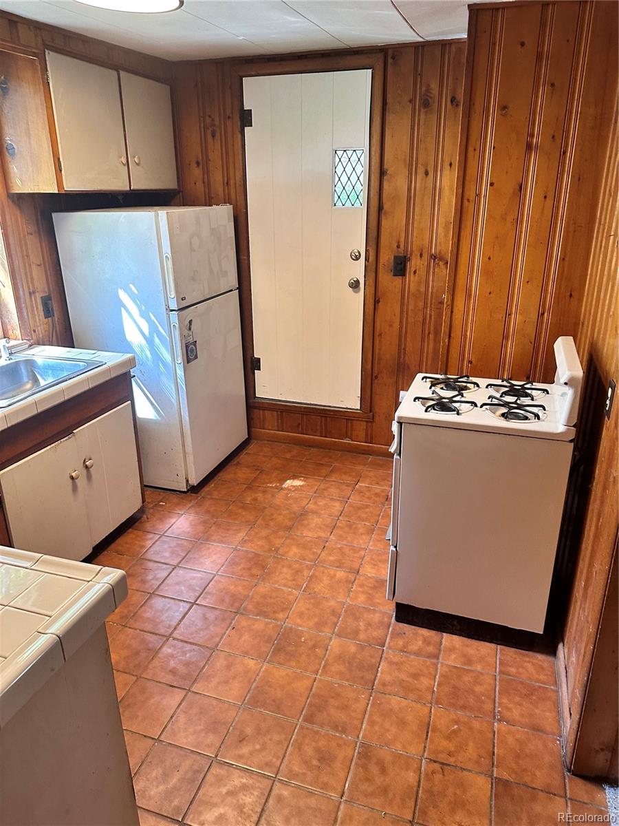 MLS Image #11 for 817  16th street,golden, Colorado
