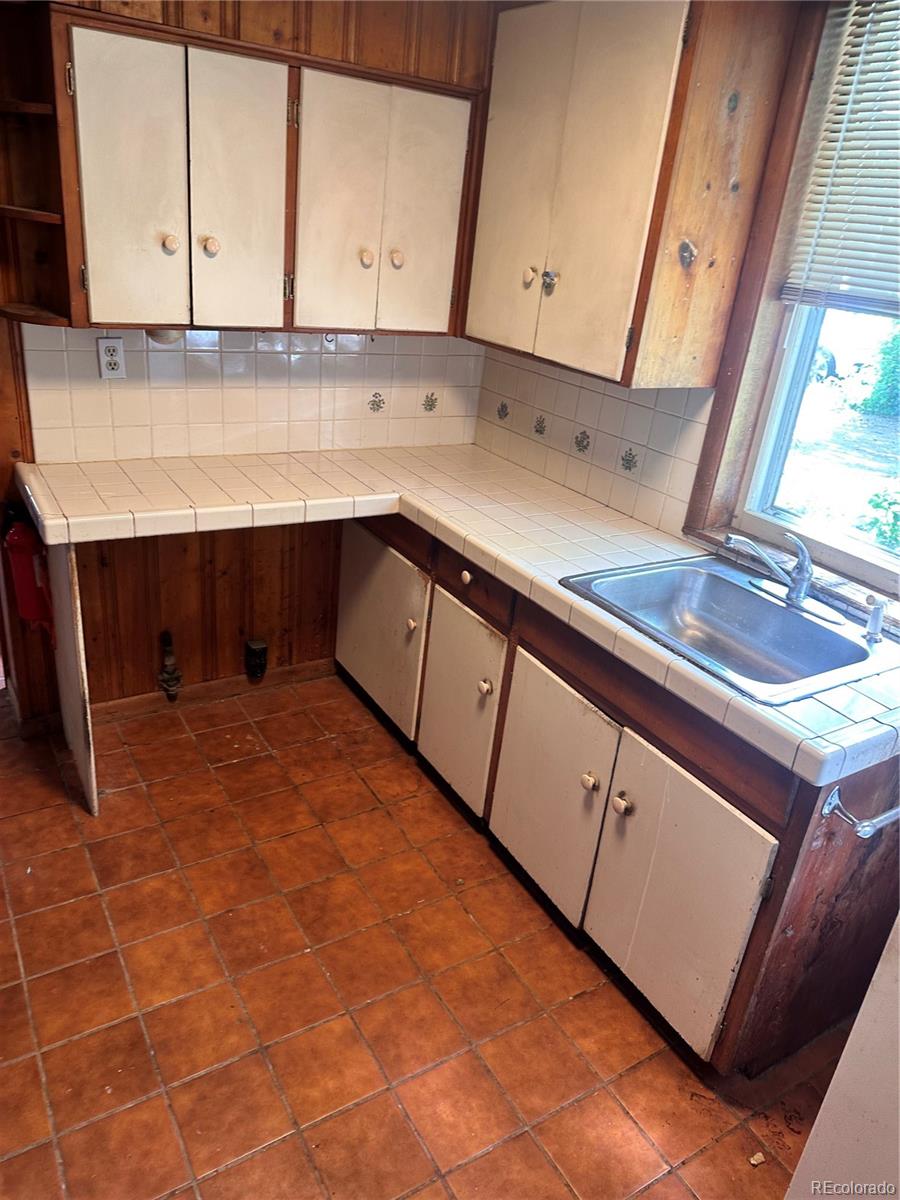 MLS Image #12 for 817  16th street,golden, Colorado