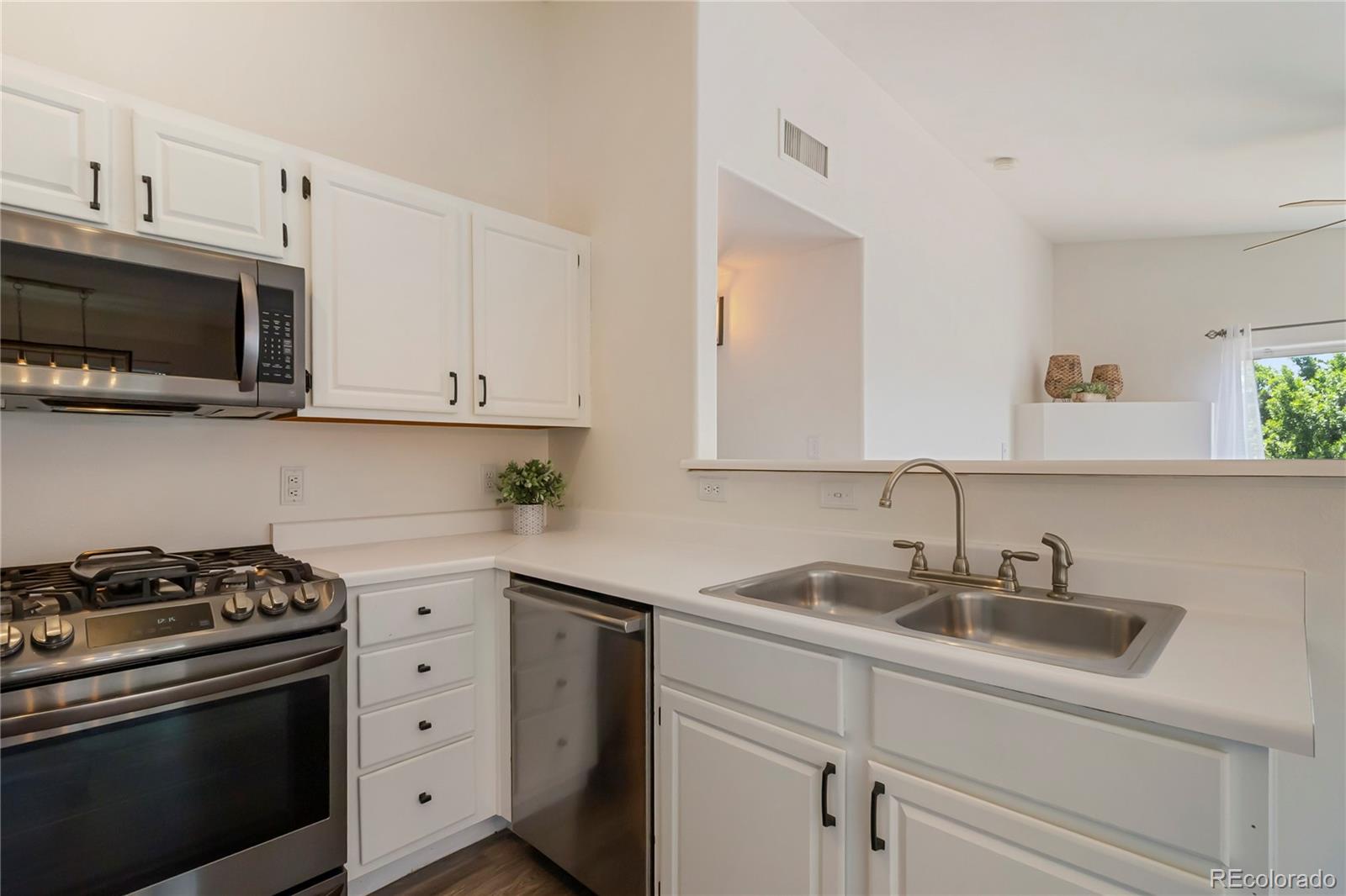 MLS Image #13 for 3825  canyon ranch road,highlands ranch, Colorado