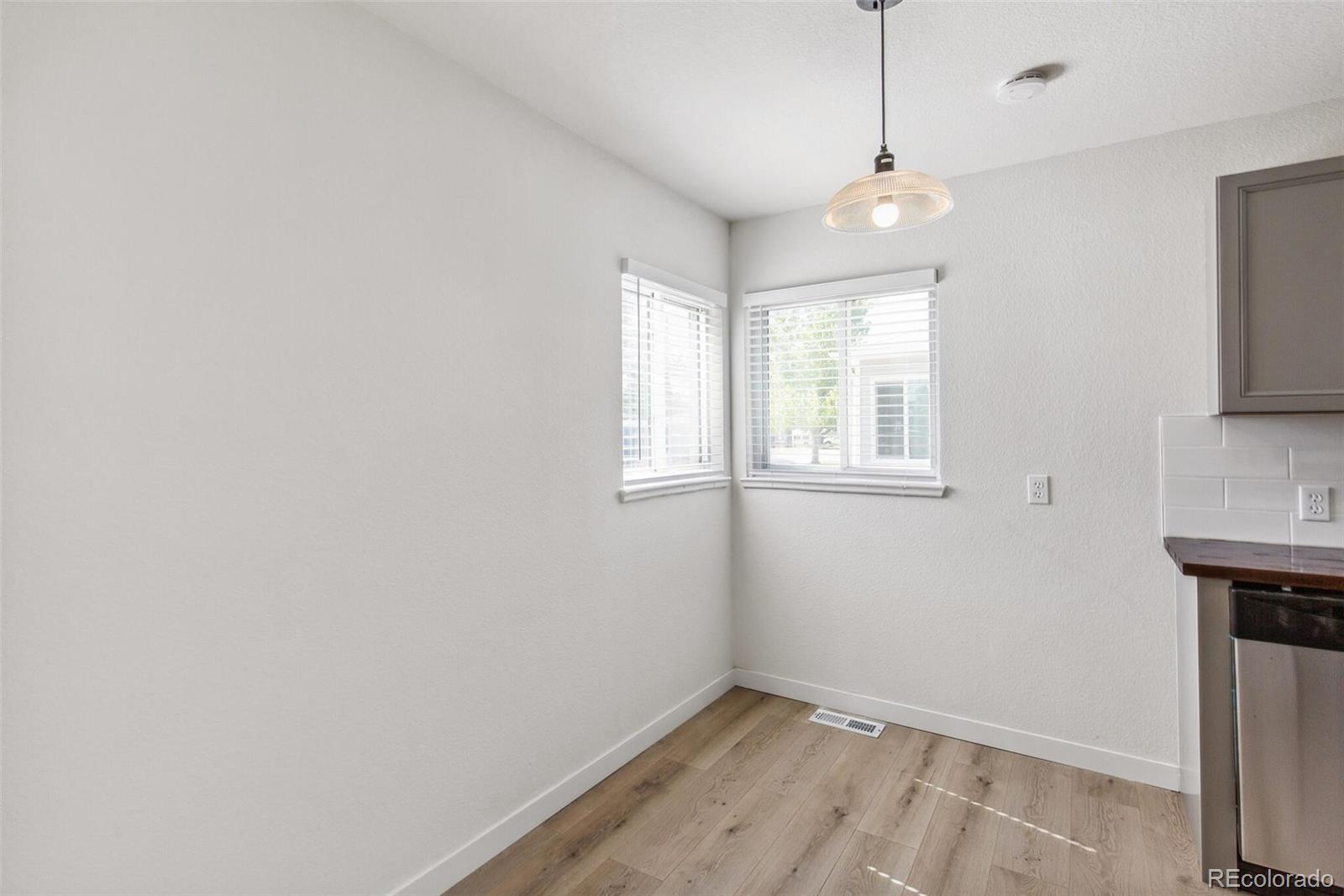 MLS Image #10 for 1023 s alcott street,denver, Colorado