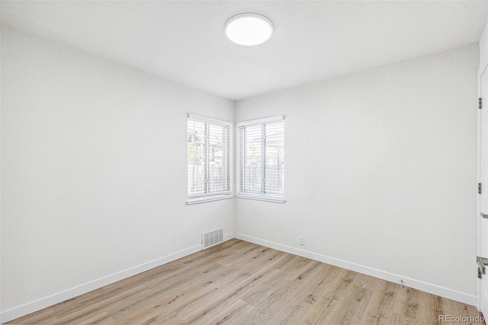 MLS Image #13 for 1023 s alcott street,denver, Colorado