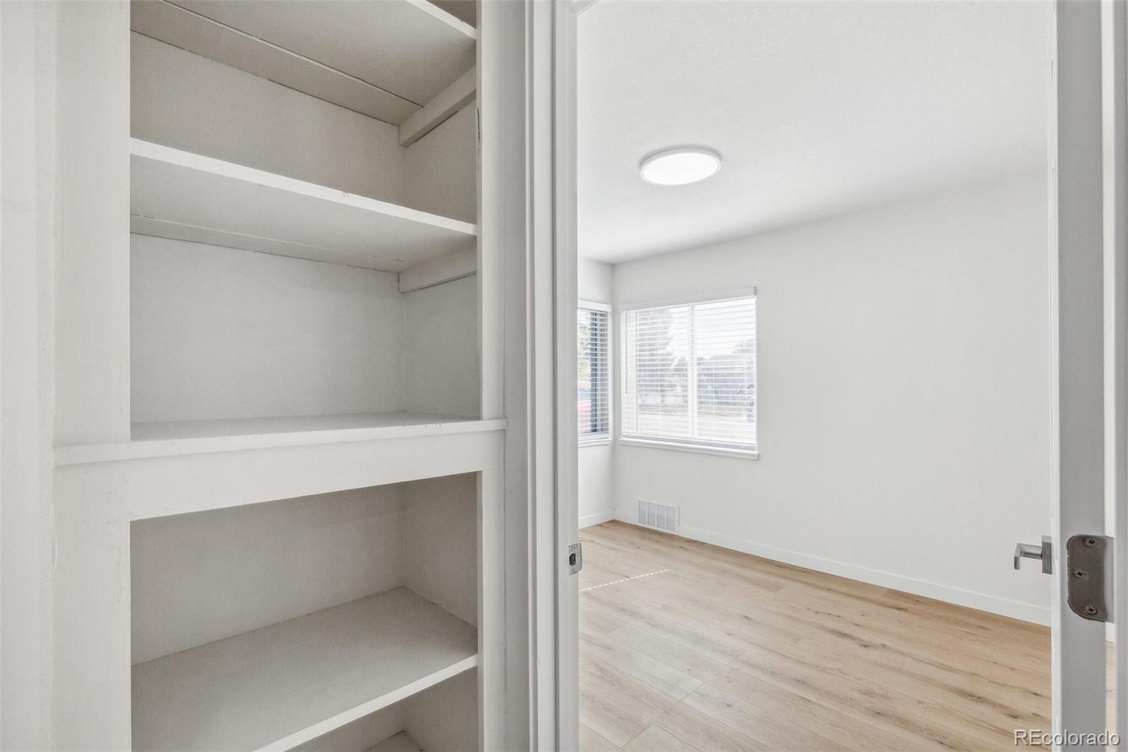 MLS Image #16 for 1023 s alcott street,denver, Colorado