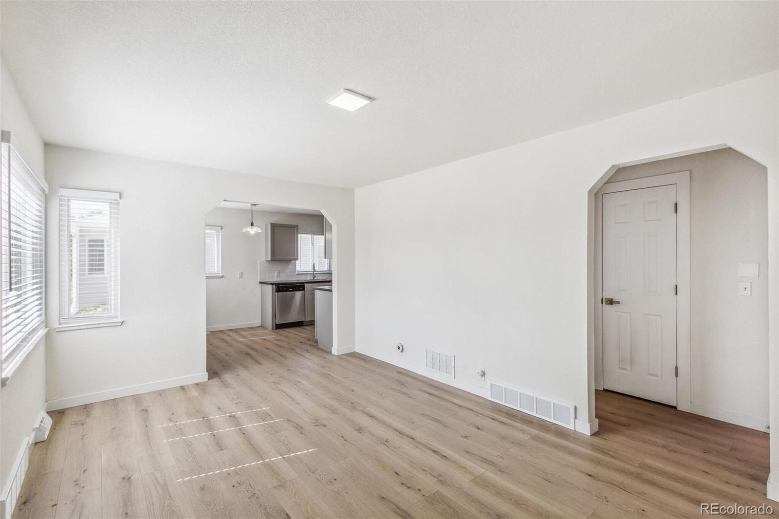 MLS Image #4 for 1023 s alcott street,denver, Colorado
