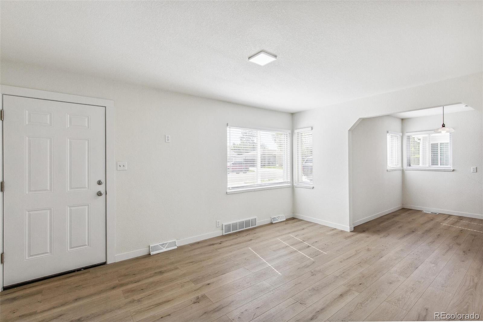 MLS Image #5 for 1023 s alcott street,denver, Colorado