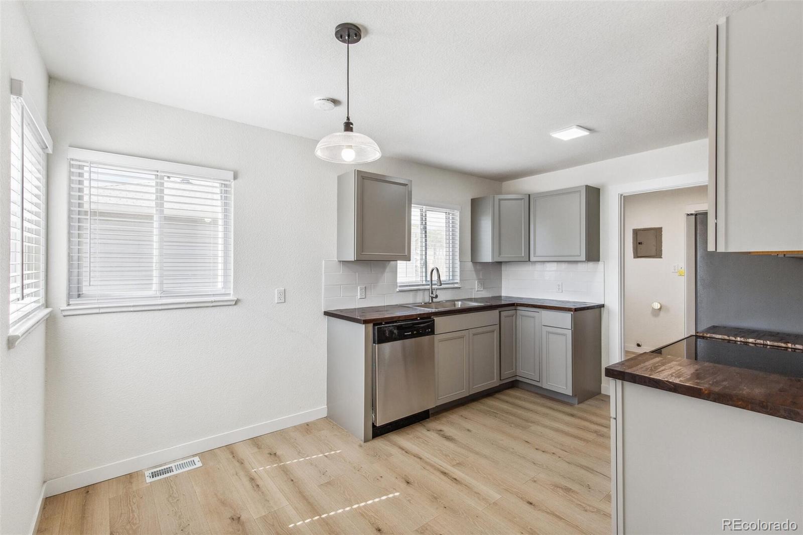 MLS Image #8 for 1023 s alcott street,denver, Colorado