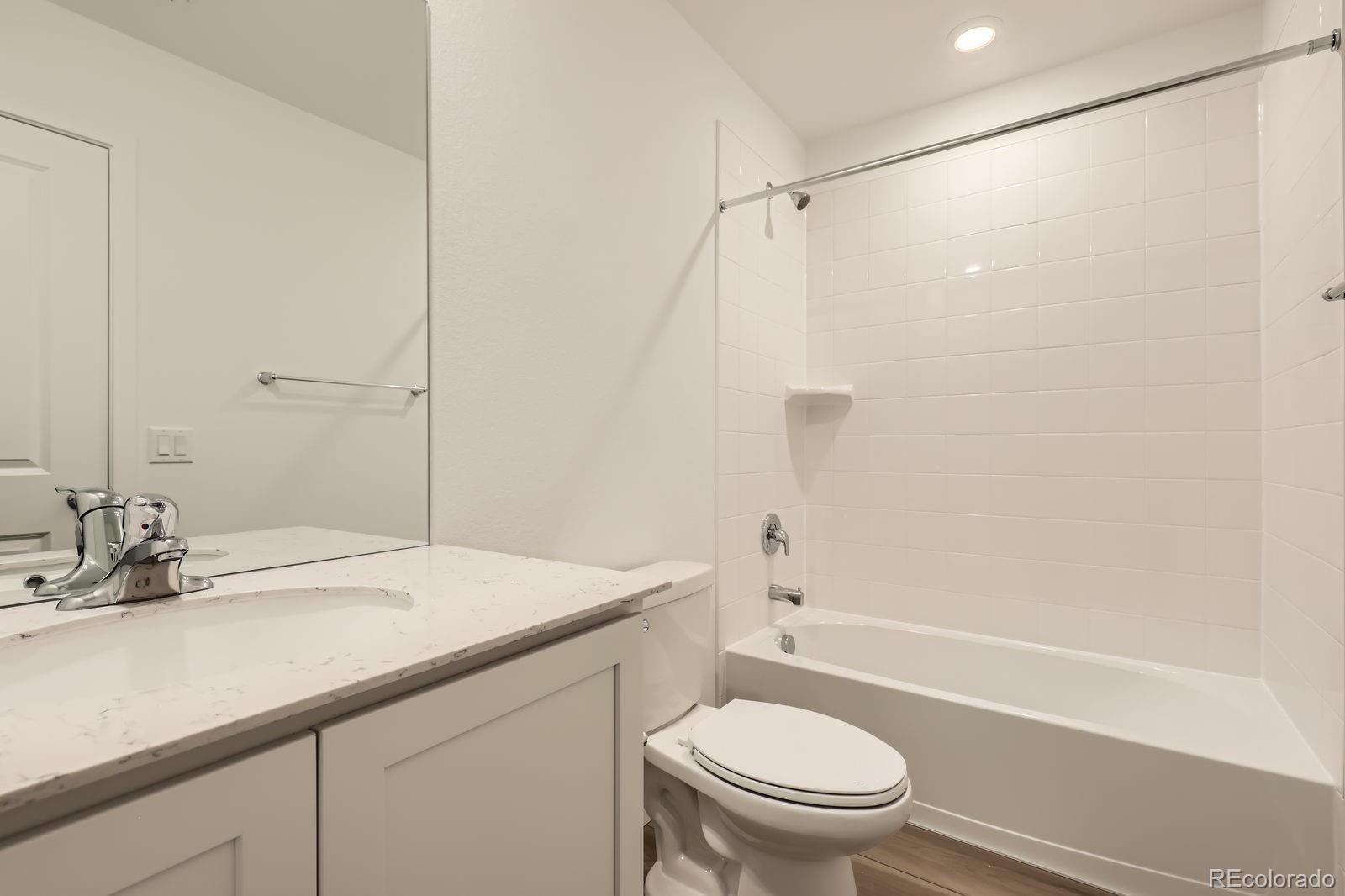 MLS Image #10 for 21996 e 39th place,aurora, Colorado