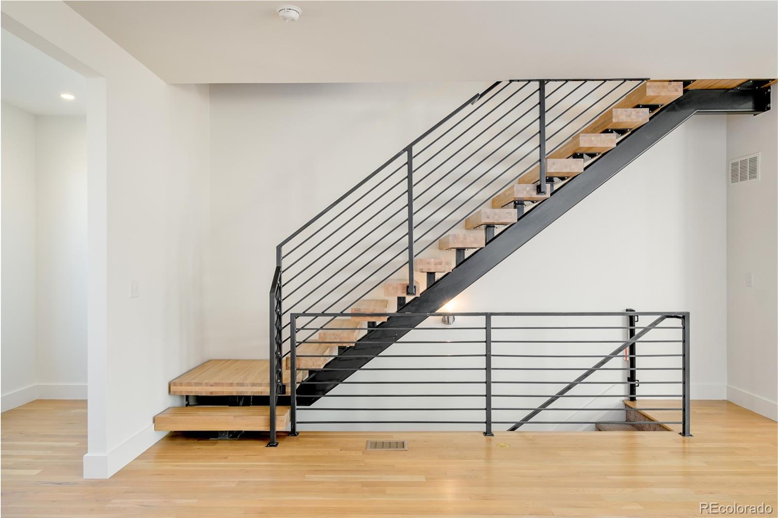 MLS Image #3 for 2685 s acoma street,denver, Colorado