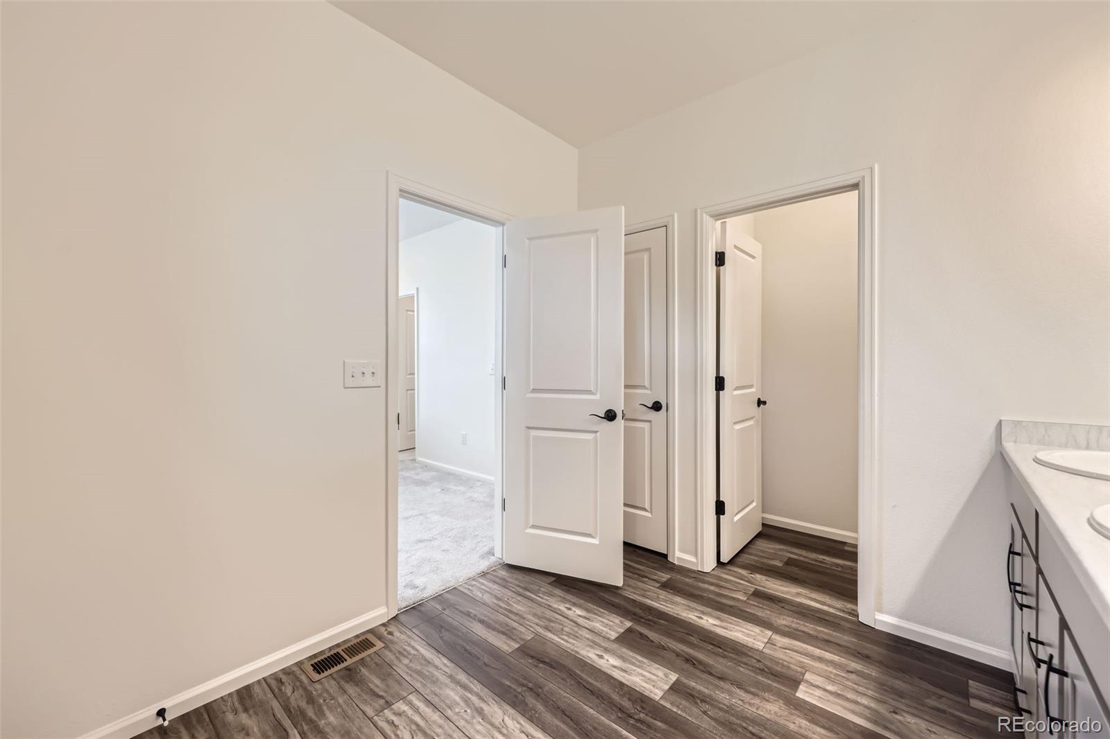 MLS Image #11 for 15376  ivanhoe court,thornton, Colorado