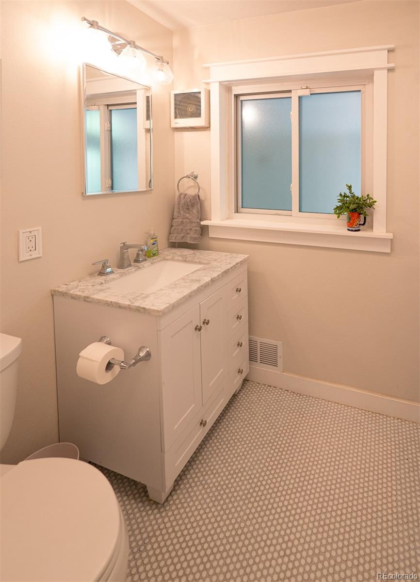 MLS Image #20 for 4425 e harvard avenue,denver, Colorado
