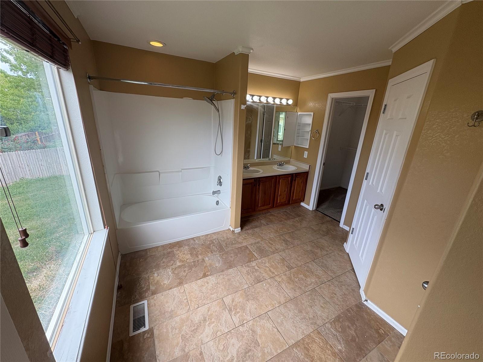 MLS Image #10 for 11304  niagara street,thornton, Colorado