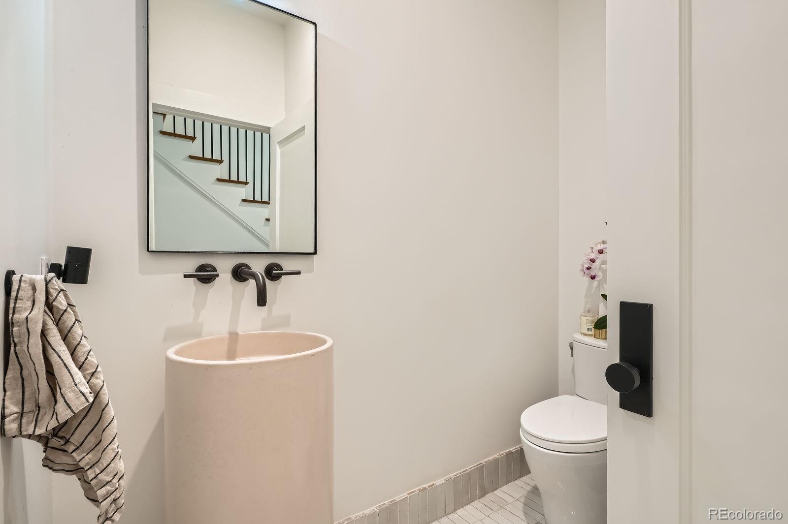 MLS Image #11 for 785  fillmore street,denver, Colorado