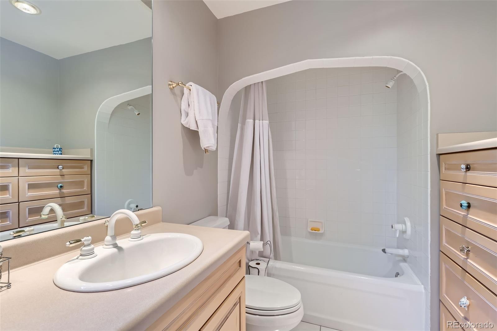MLS Image #18 for 824 s medea way,denver, Colorado