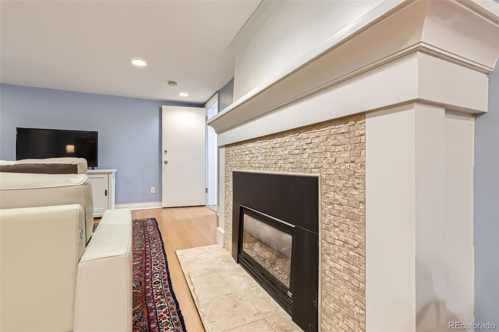 MLS Image #29 for 824 s medea way,denver, Colorado