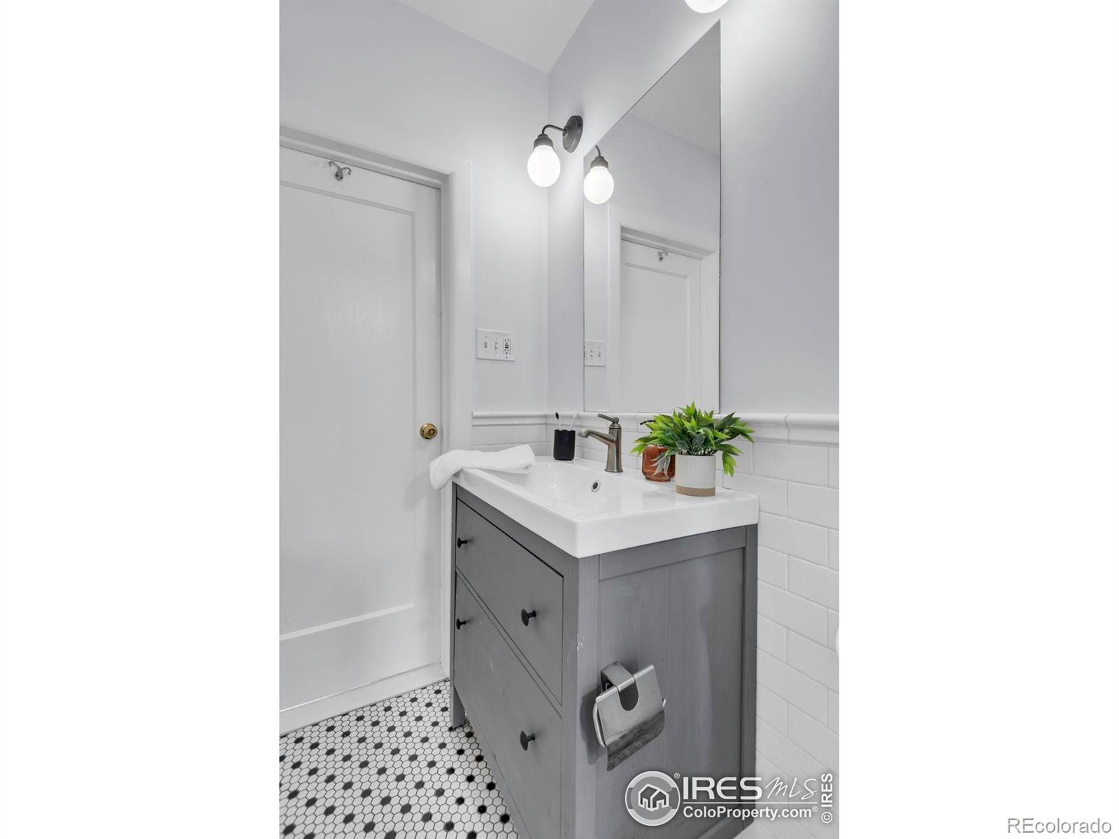 MLS Image #22 for 322  vivian street,longmont, Colorado