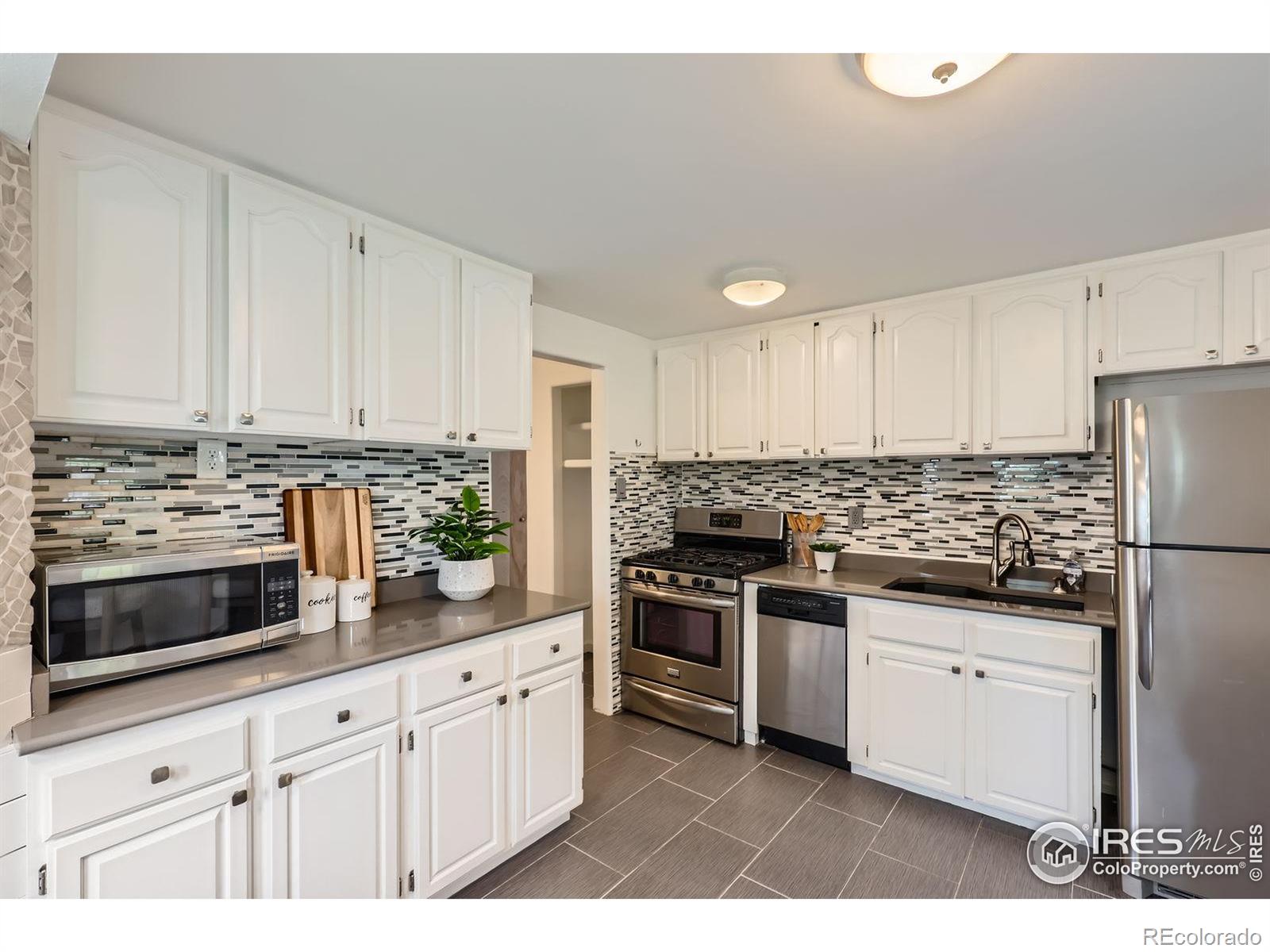 MLS Image #9 for 6825  reno drive,arvada, Colorado