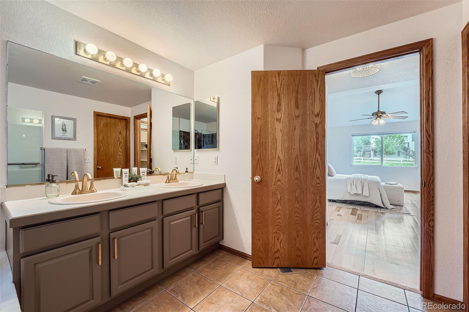 MLS Image #21 for 5394 s valdai way,aurora, Colorado