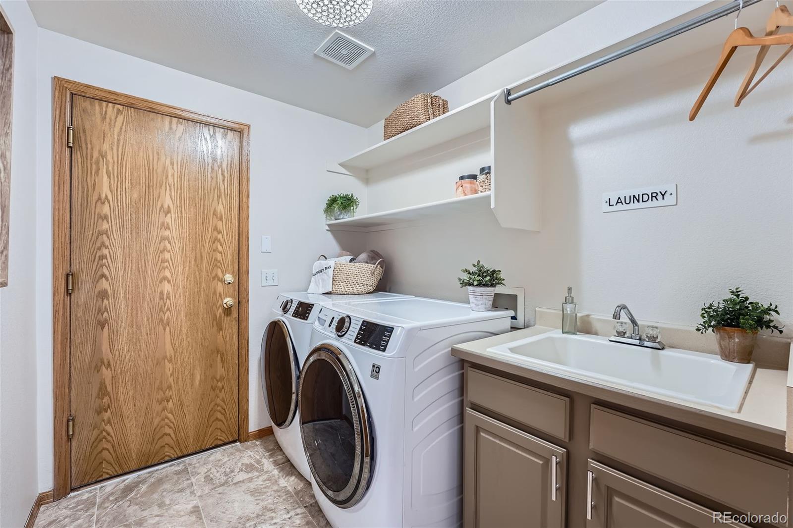 MLS Image #25 for 5394 s valdai way,aurora, Colorado