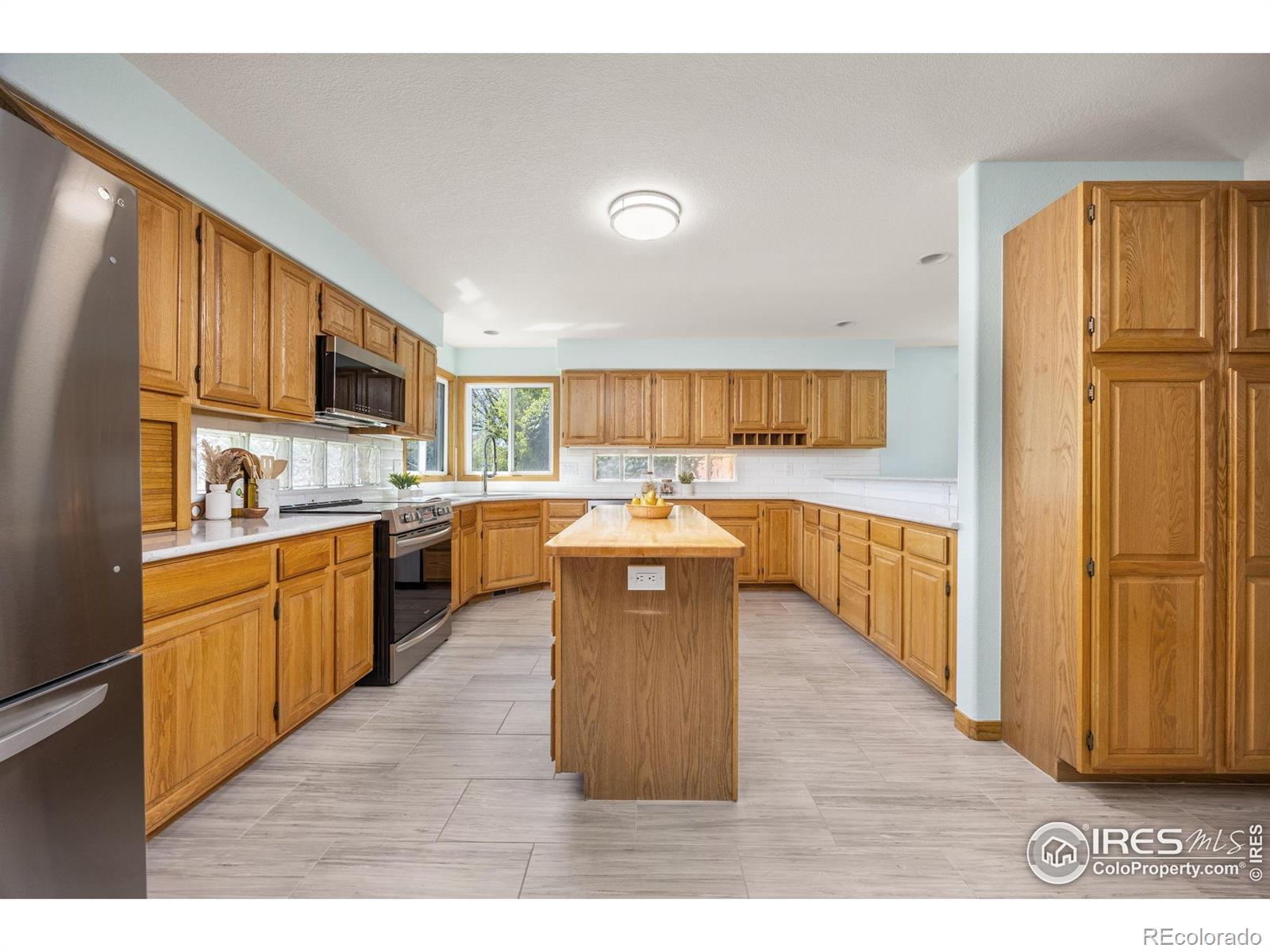 MLS Image #3 for 2437  maplewood circle,longmont, Colorado
