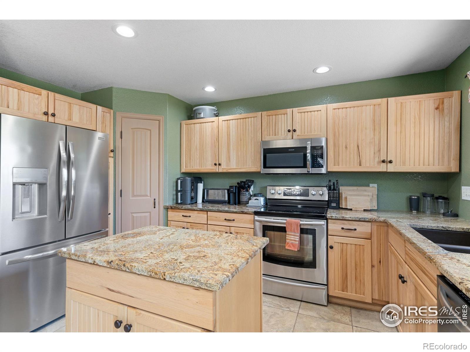 MLS Image #5 for 1658  box prairie circle,loveland, Colorado