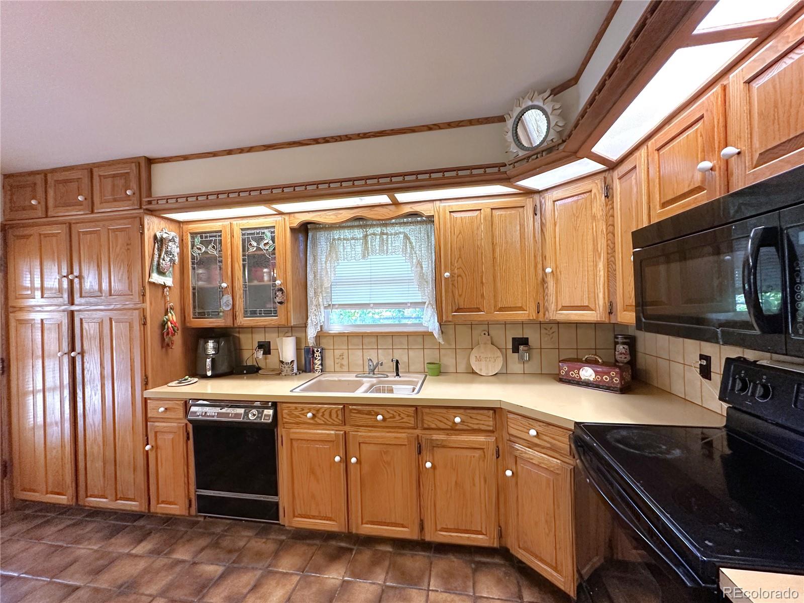 MLS Image #7 for 107  creston drive,pueblo, Colorado