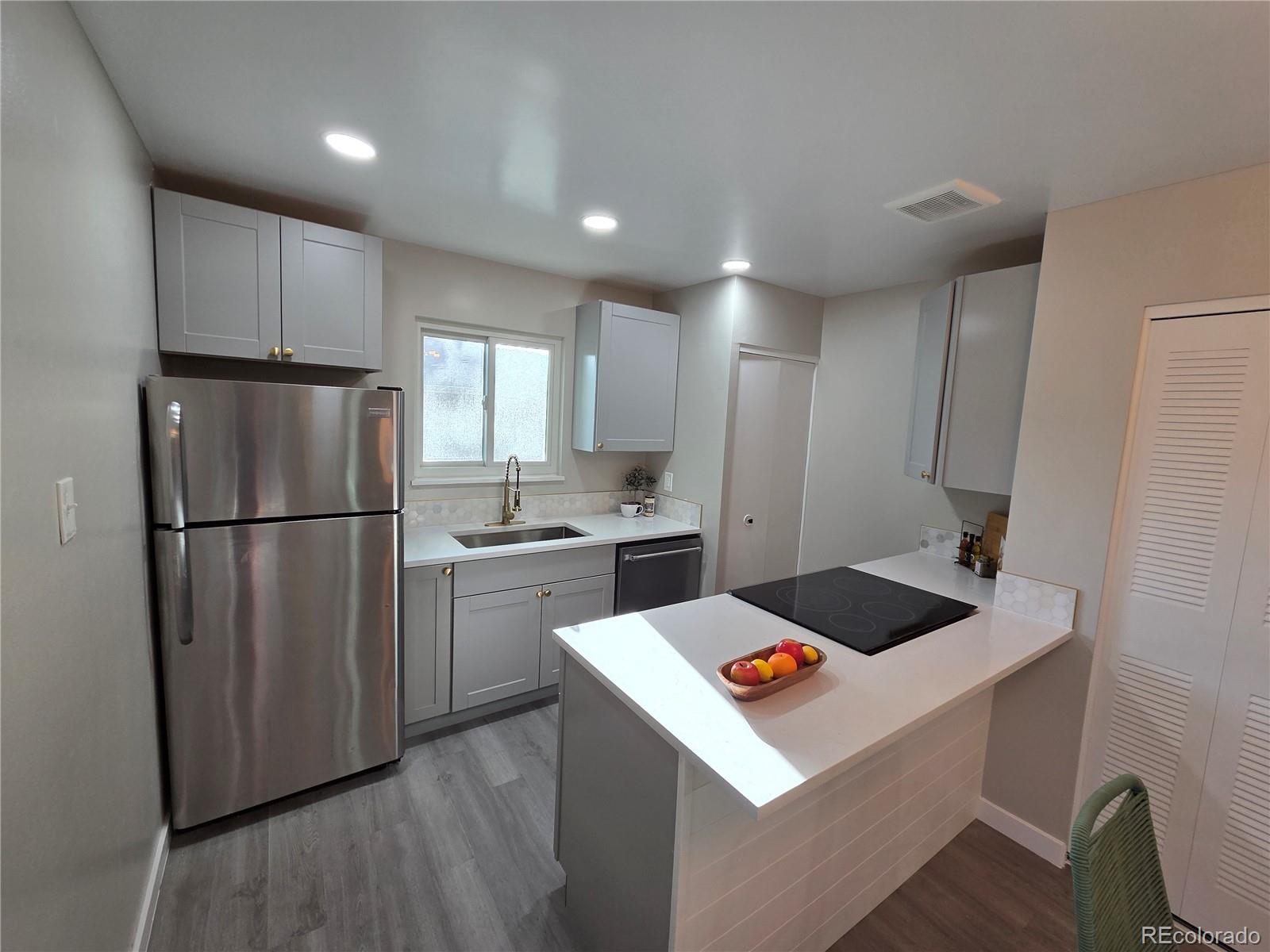 MLS Image #7 for 1250 s monaco parkway 17,denver, Colorado