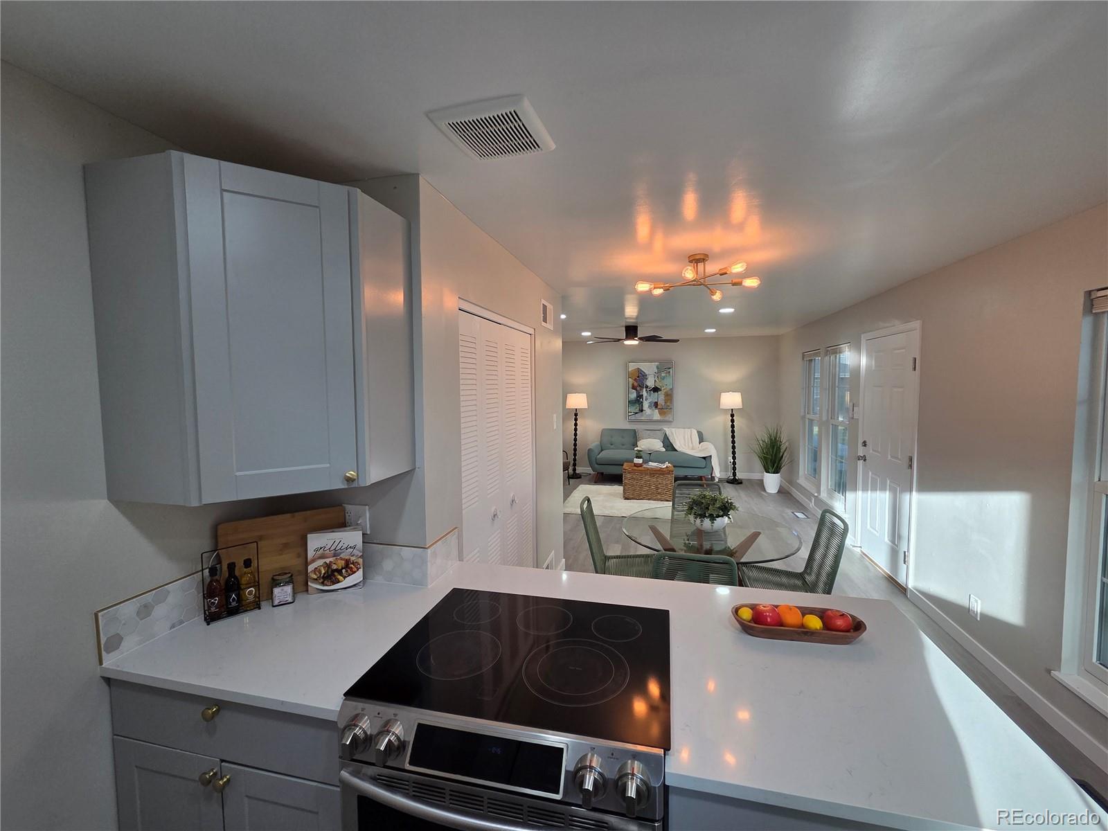 MLS Image #8 for 1250 s monaco parkway 17,denver, Colorado