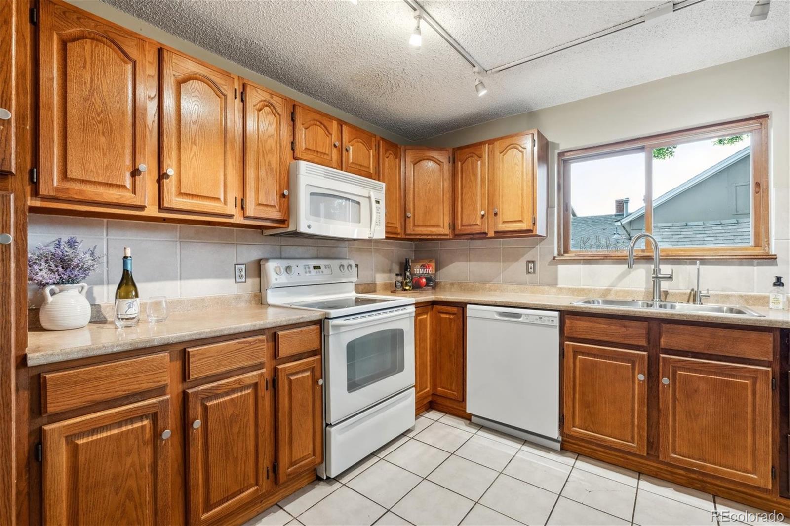 MLS Image #10 for 1101  spruce street,louisville, Colorado