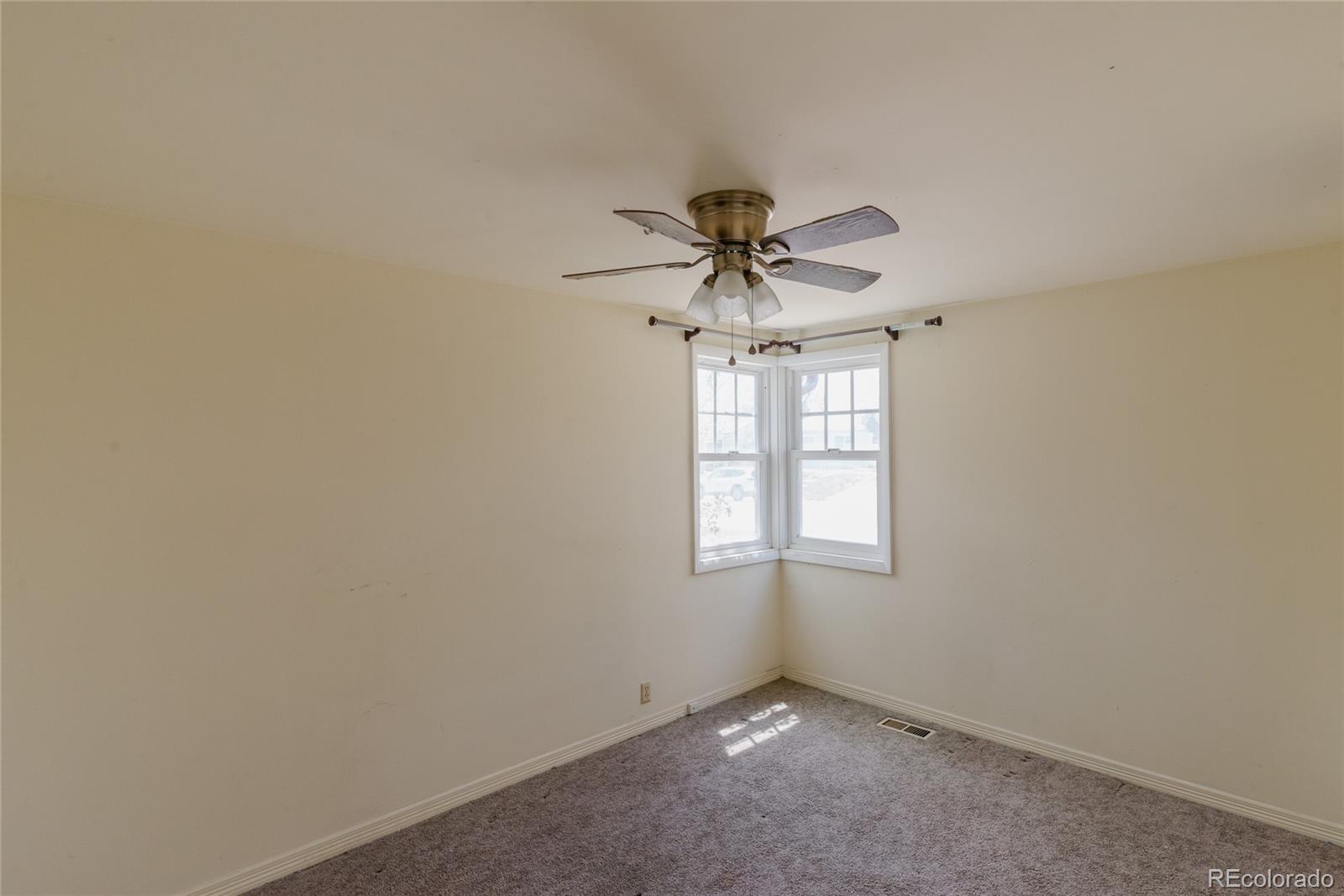 MLS Image #11 for 1540 s knox court,denver, Colorado