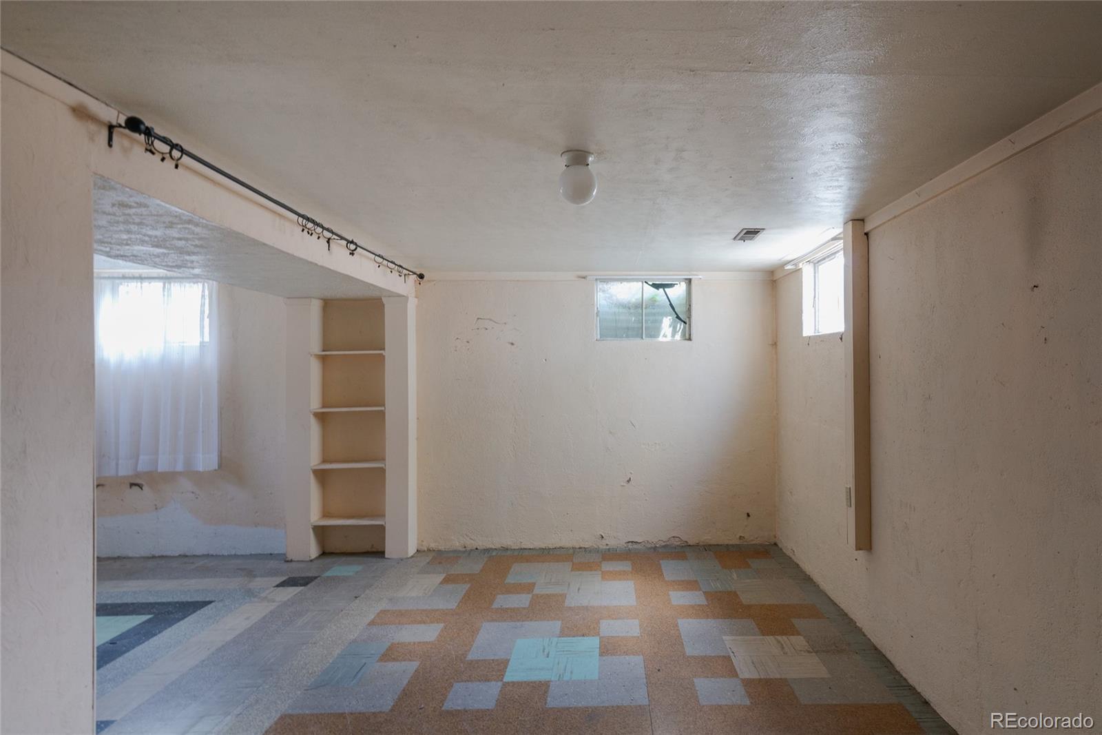 MLS Image #18 for 1540 s knox court,denver, Colorado