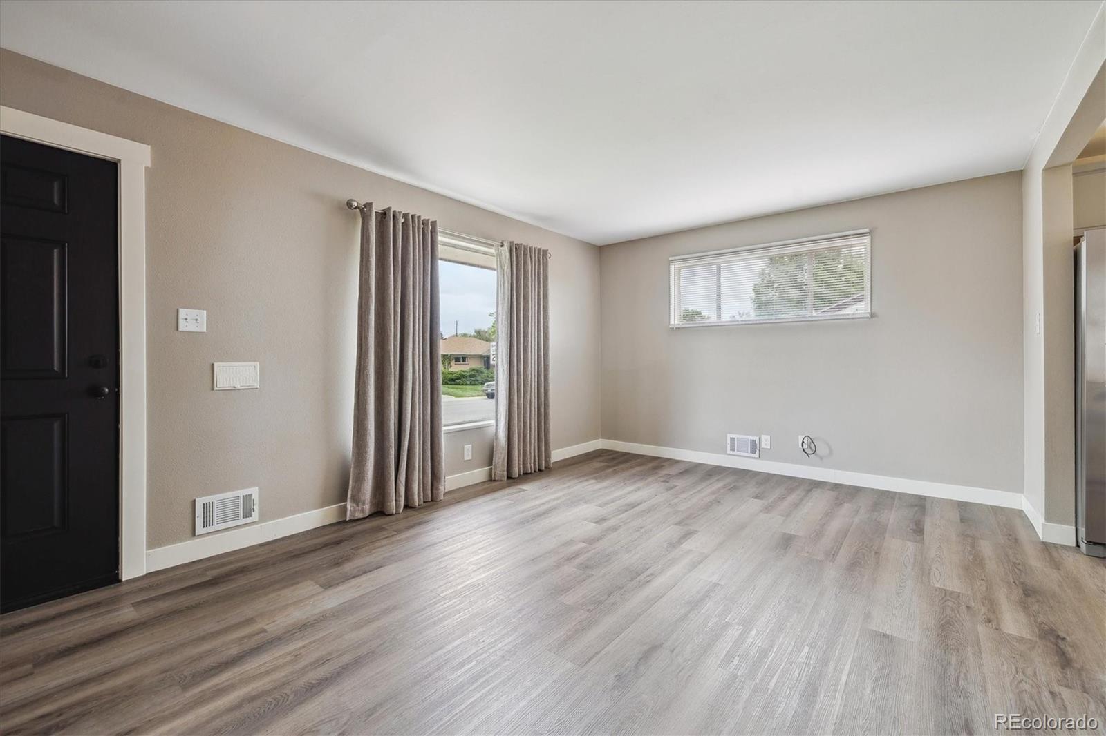 MLS Image #5 for 7833  raritan street,denver, Colorado