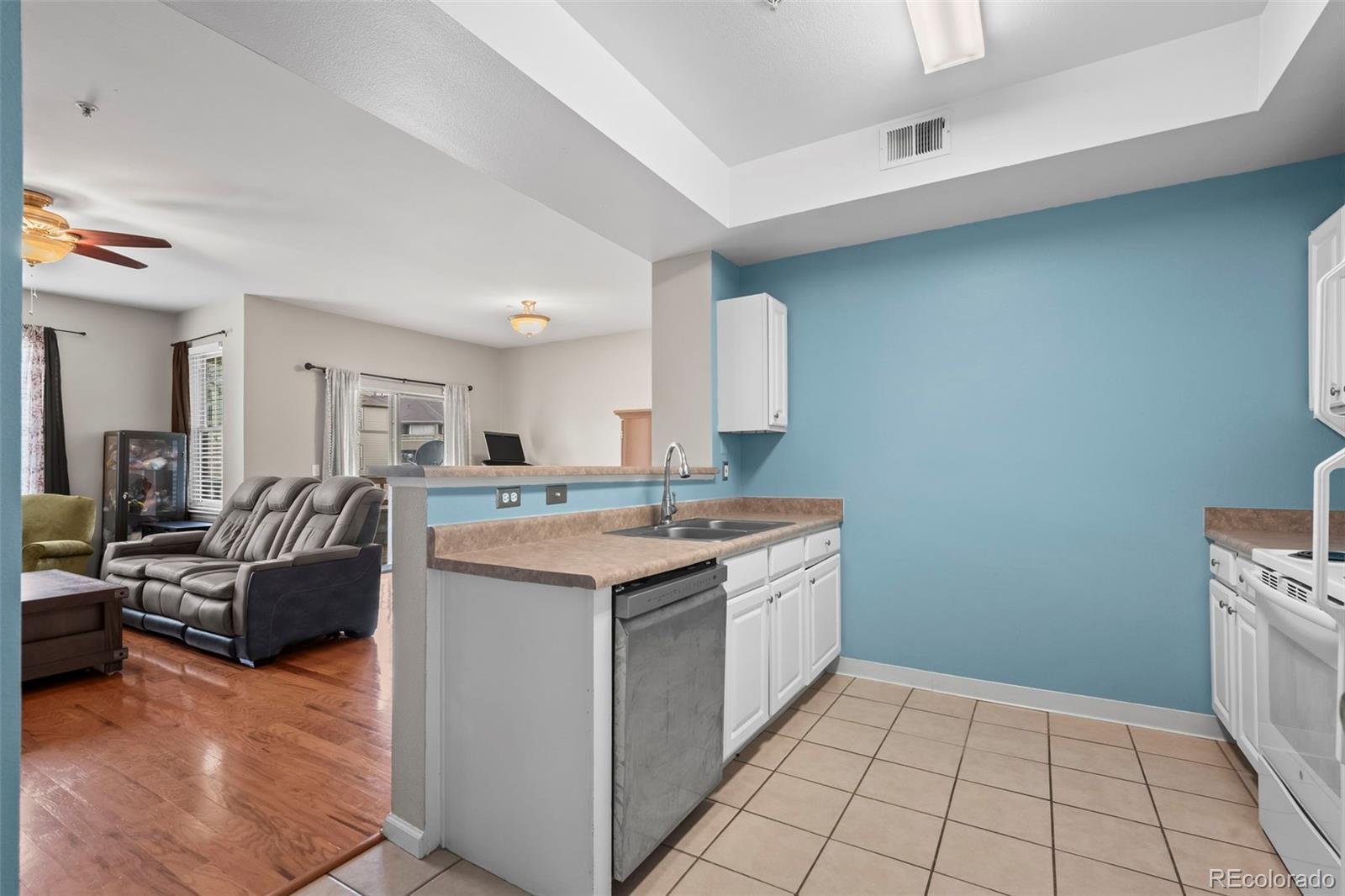 MLS Image #8 for 12816  ironstone way 203,parker, Colorado