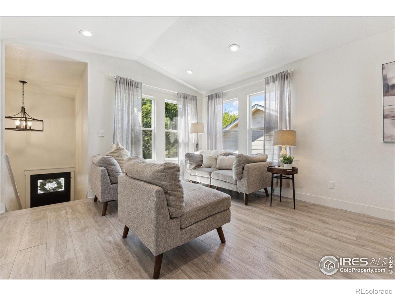 MLS Image #14 for 824  aztec drive,fort collins, Colorado