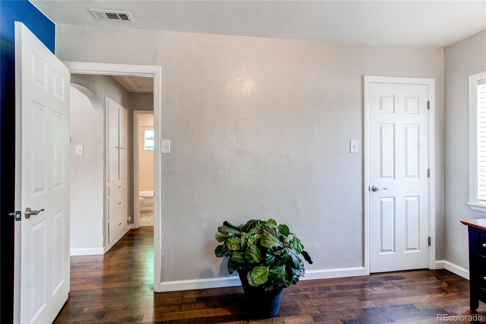 MLS Image #9 for 745 s utica street,denver, Colorado