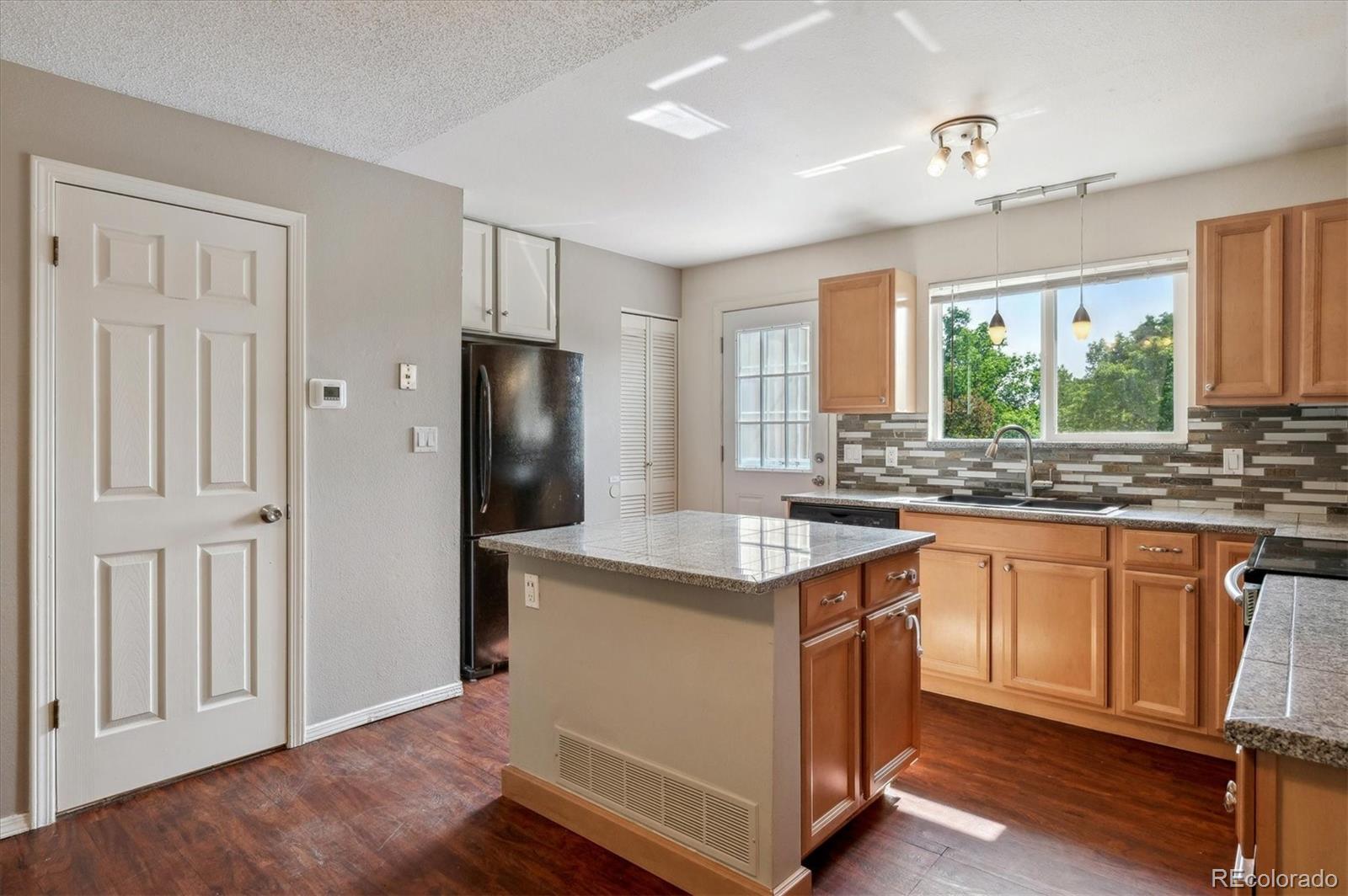 MLS Image #6 for 9679 w chatfield avenue,littleton, Colorado