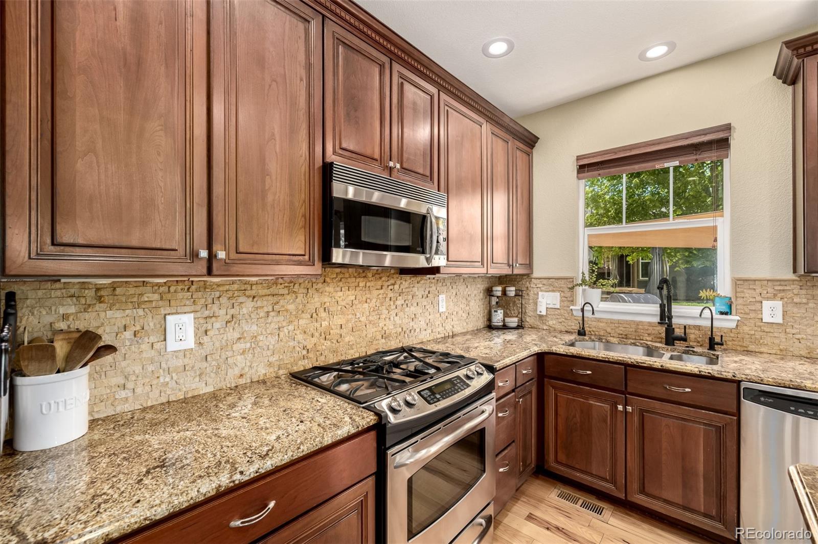 MLS Image #17 for 902  jarvis drive,erie, Colorado