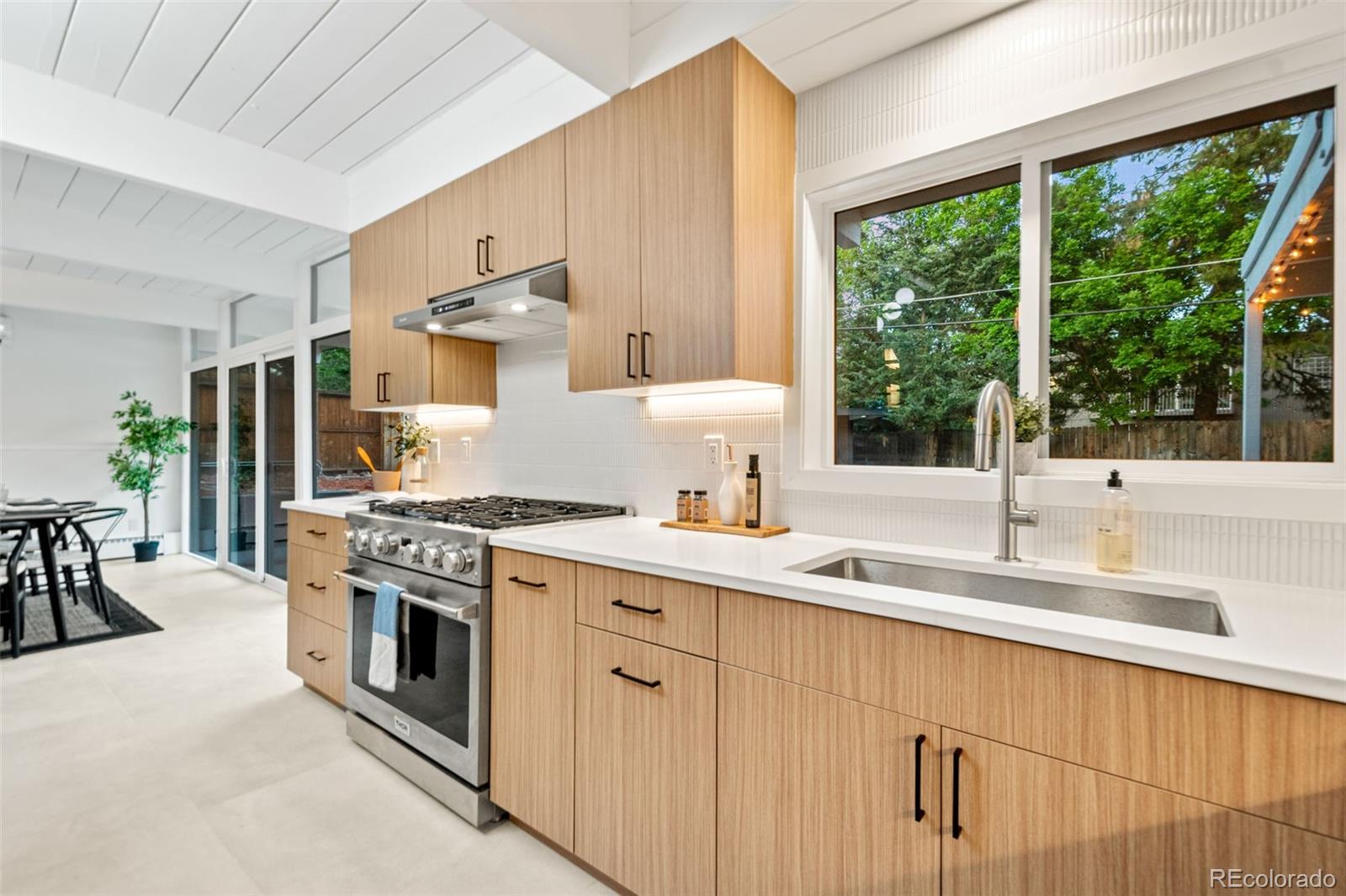 MLS Image #13 for 1440 s dahlia street,denver, Colorado