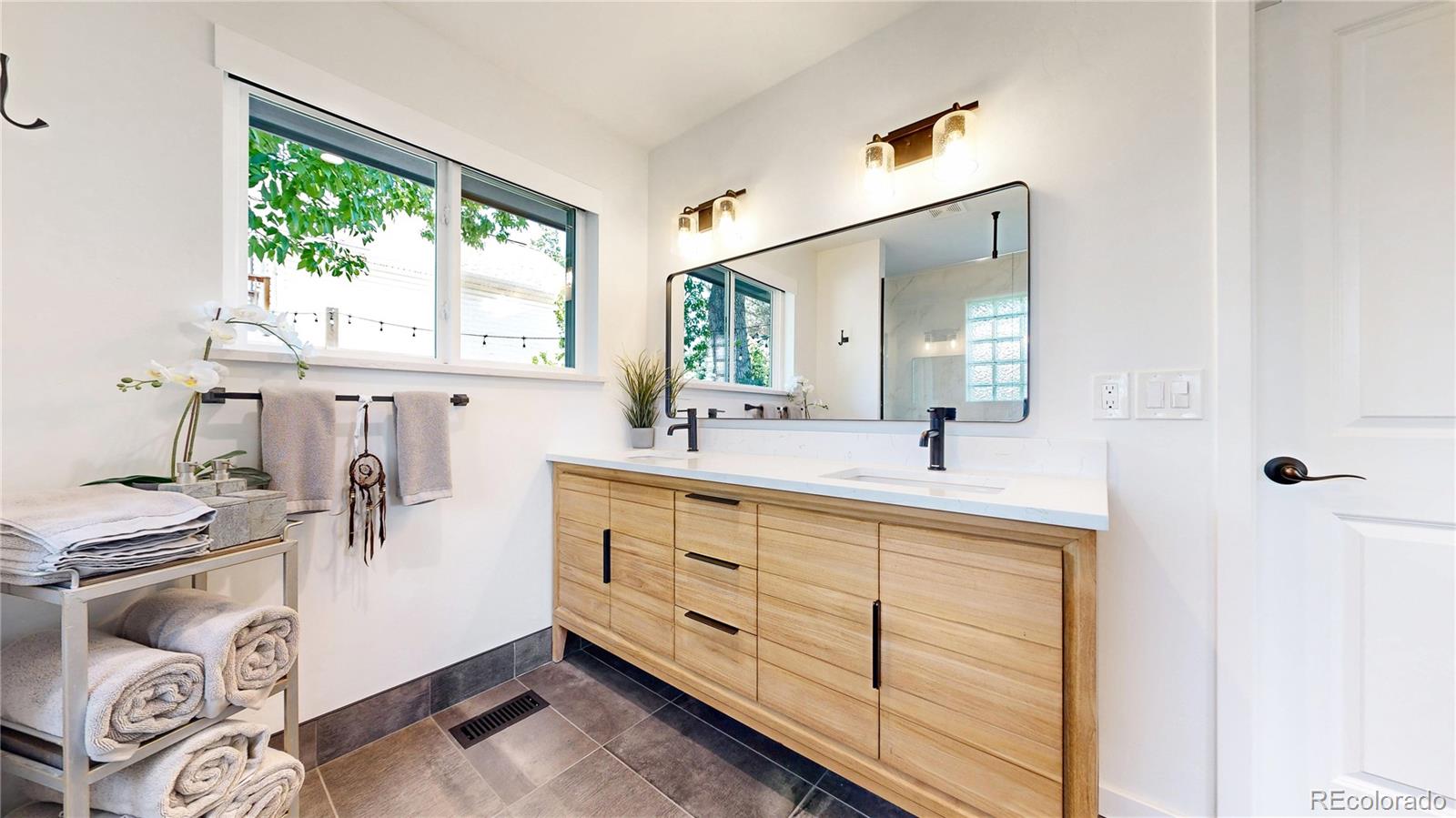 MLS Image #26 for 1830 s fillmore street,denver, Colorado