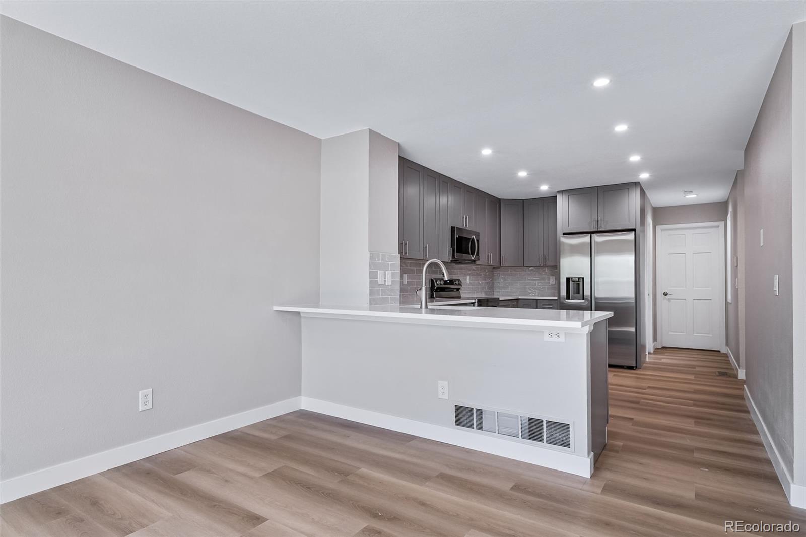 MLS Image #10 for 4825 s ammons street 102,littleton, Colorado