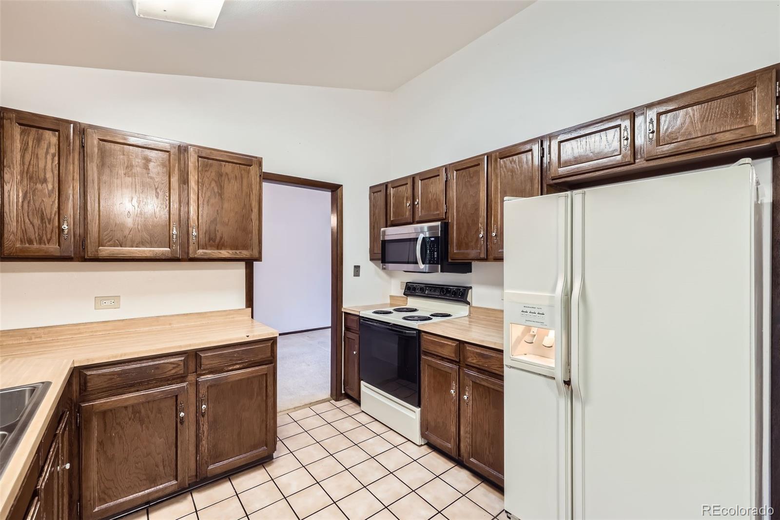 MLS Image #6 for 2556 s eagle circle,aurora, Colorado