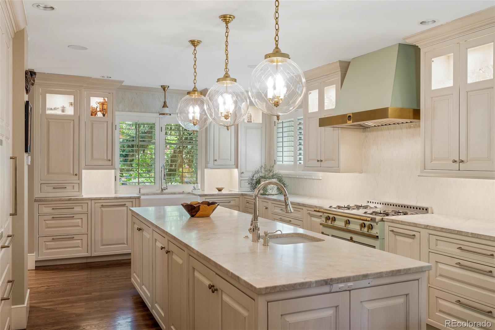MLS Image #10 for 395 n franklin street,denver, Colorado